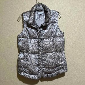 Charter Club Snow Leopard Puffer Vest - Size Medium